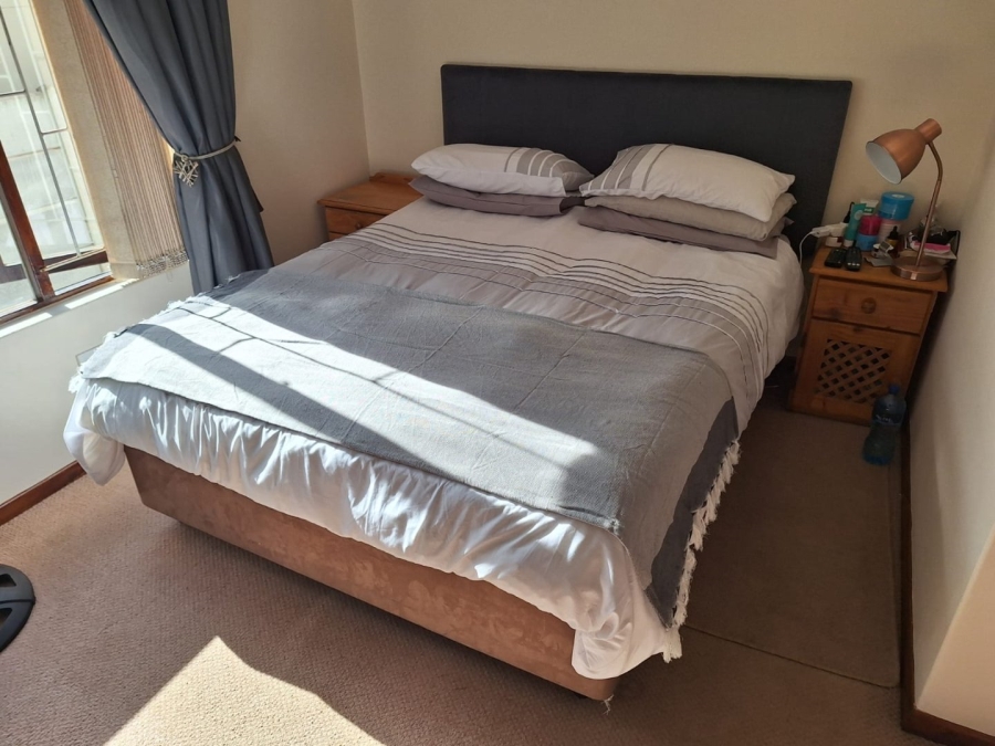 6 Bedroom Property for Sale in Bayview Western Cape